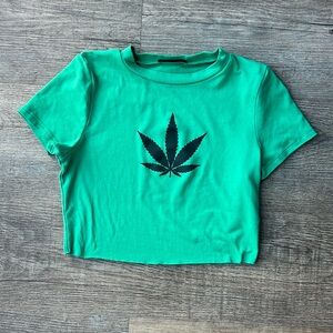 Cropped green tee size S